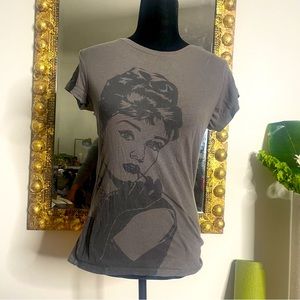 Audrey Hepburn Gray Graphic Tee Size Small